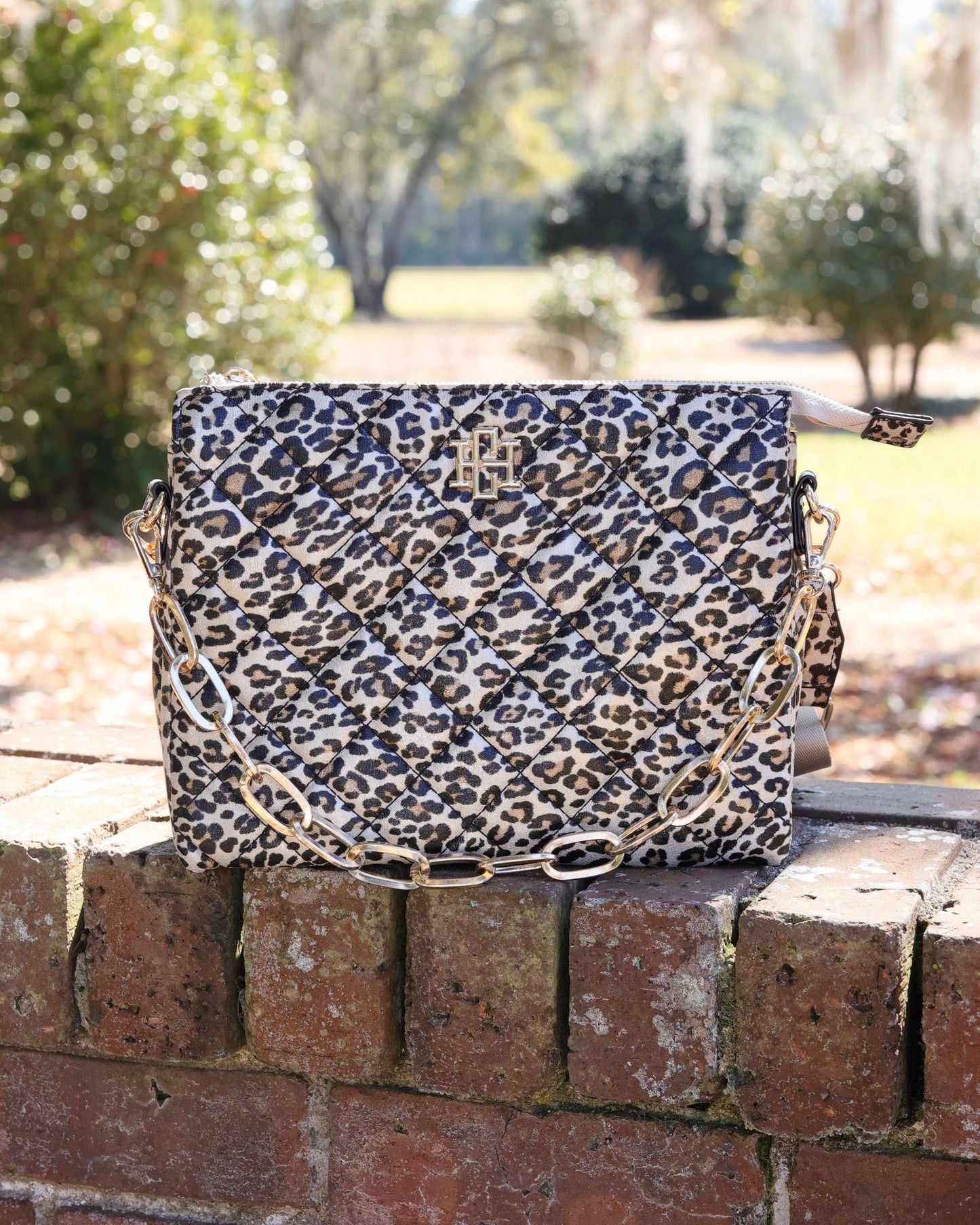 Ariana Crossbody Spotted DQ