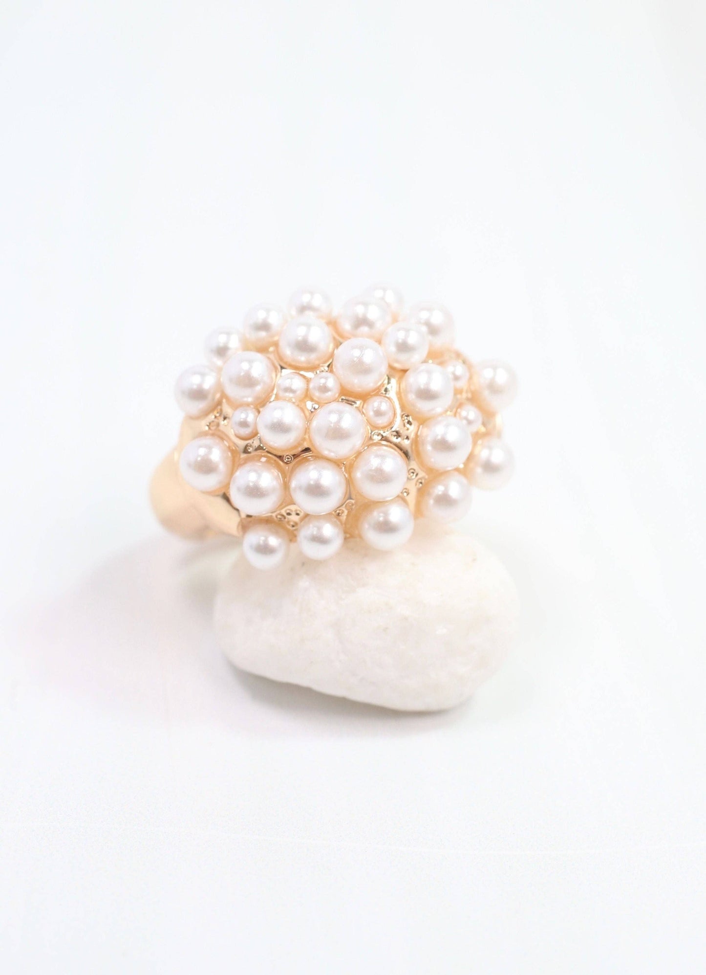 Caroline Hill - Godwin Pearl Stretch Ring Gold