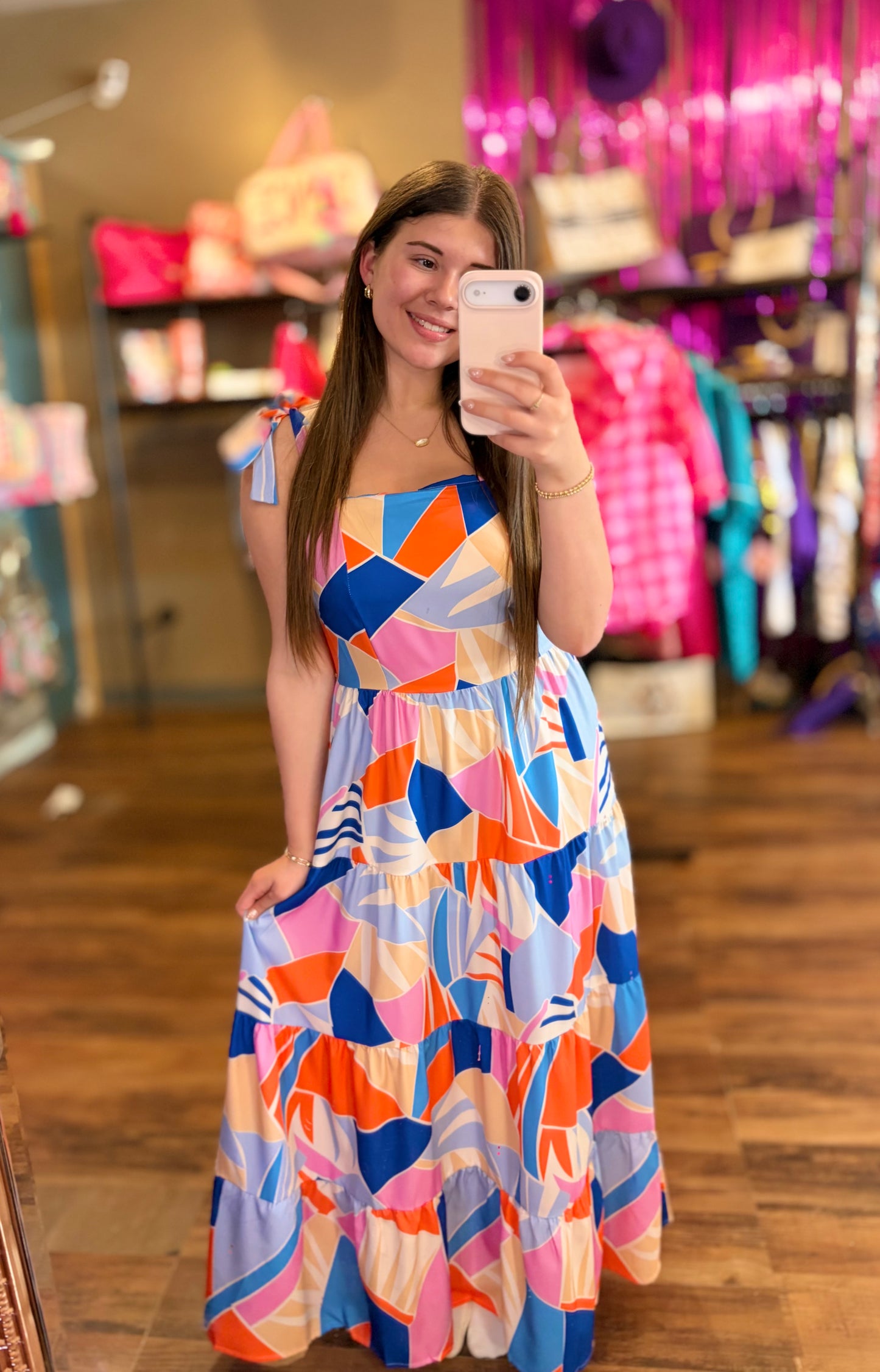 Abstract Maxi