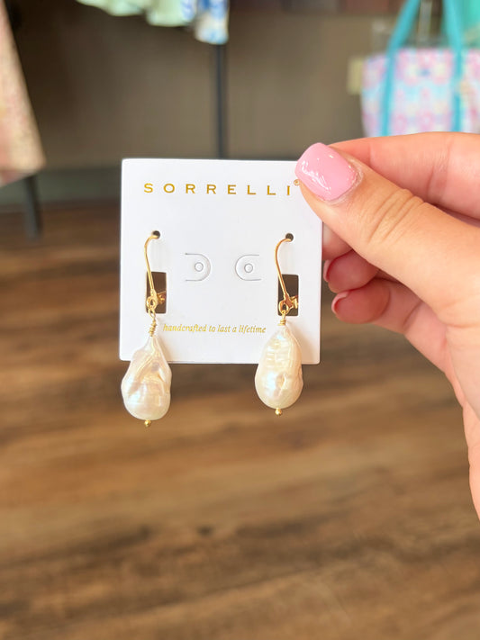 Amelia Pearl Dangle Earrings