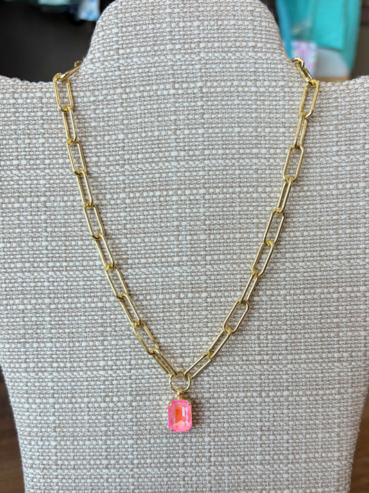 Nia Pendant Necklace