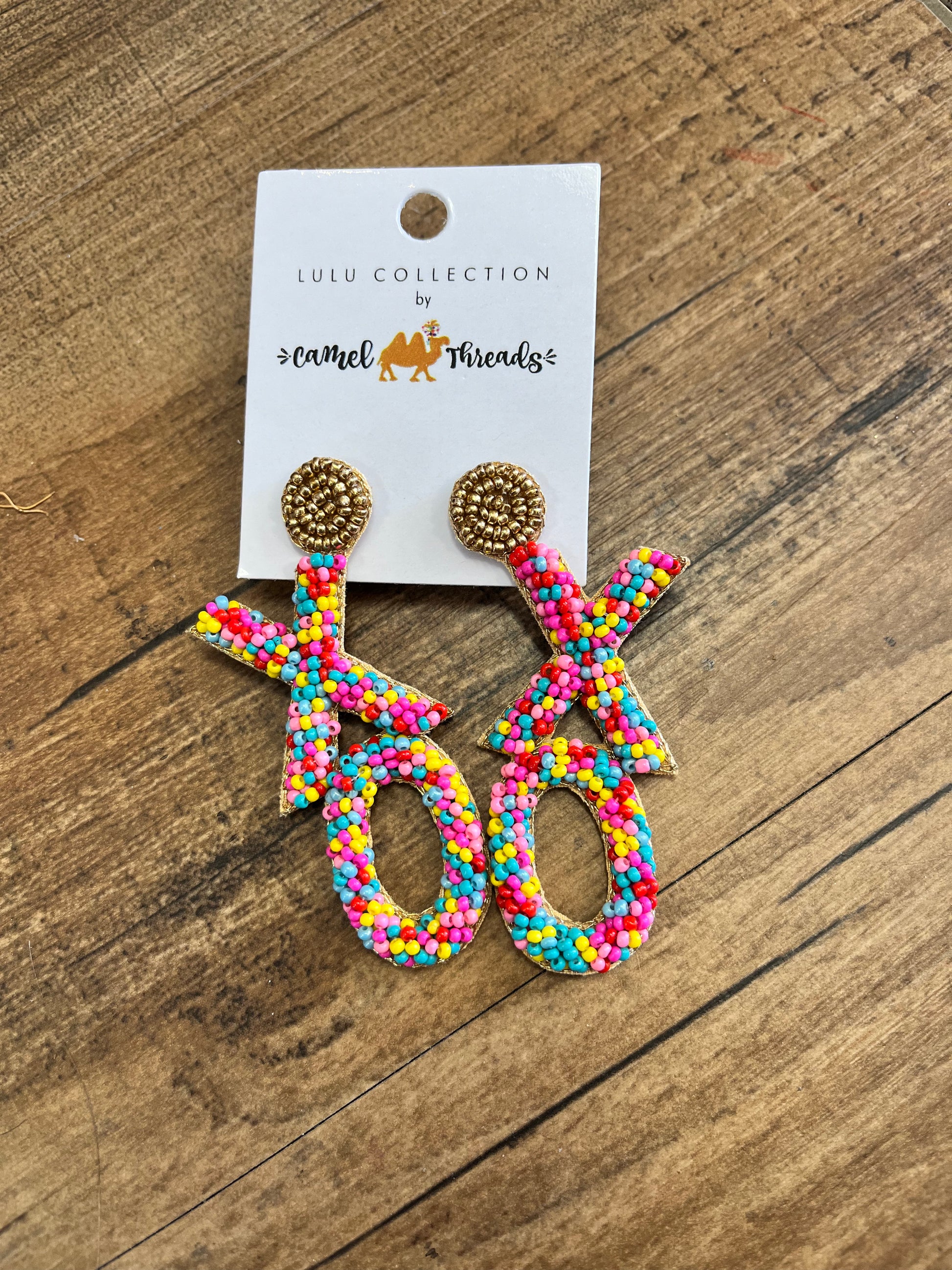 Camel Threads V-day & Mardi Earrings – Jaded The Boutique