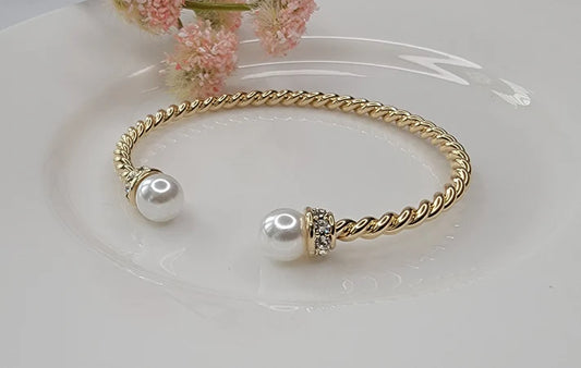 Pearl Cuff Bracelet LC40