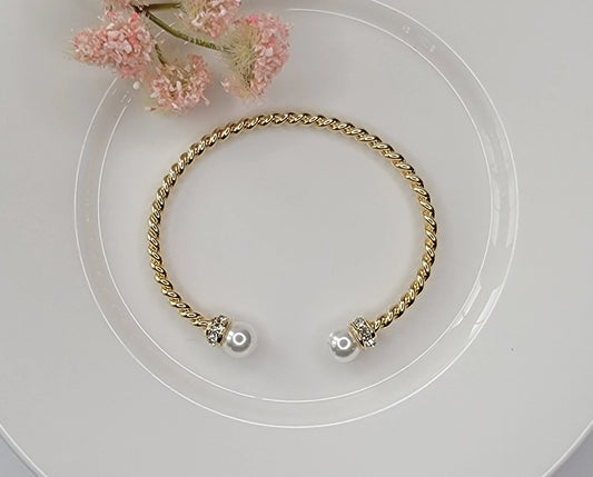 Pearl Cuff Bracelet LC40
