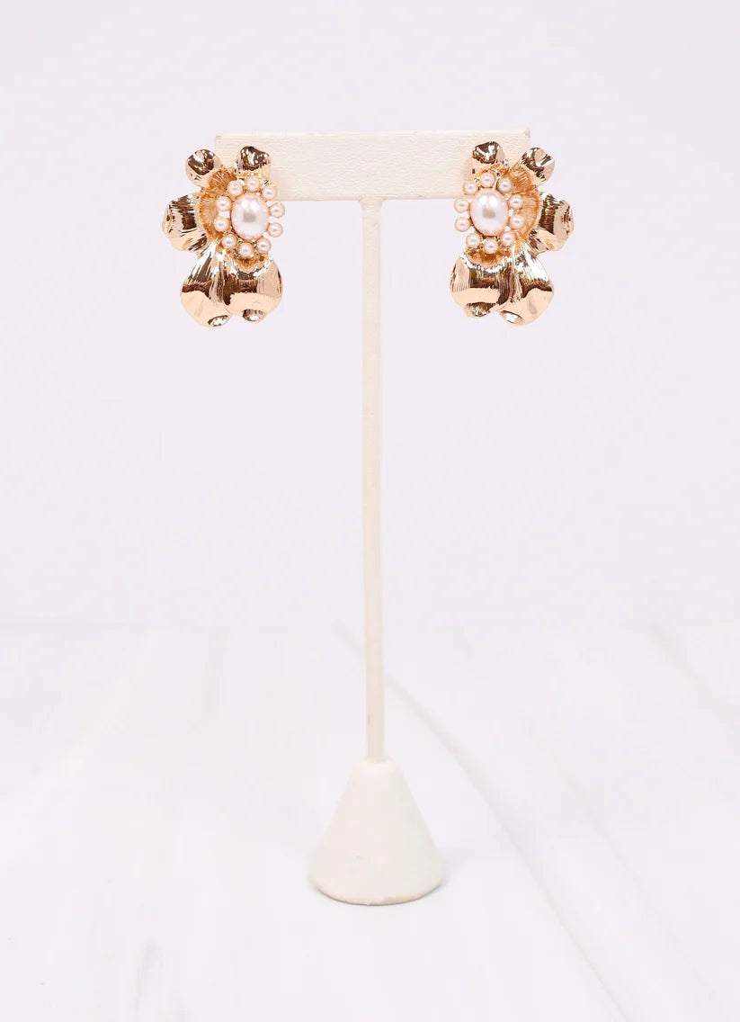 Rochelle Pearl Petal Earring GOLD