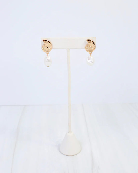Oswego Shell Pearl Drop Earring Gold